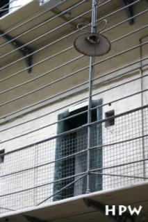 Dublin - Kilmainham Goal/Jail - ein geschichtsträchtiges Gefängnis - eine alte Lampe