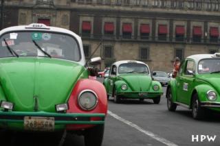 Mexico City, ein Taxi mit einem reparierten Kotflügel