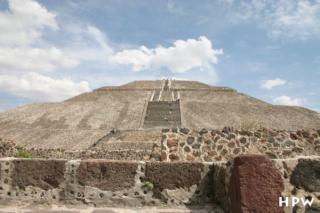 Teotihuacan, Sonnenpyramide, so viel Stein ...