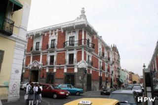 Puebla-Ein Beispiel der gefliesten Häuserfronten der tausenden Kolonialgebäude